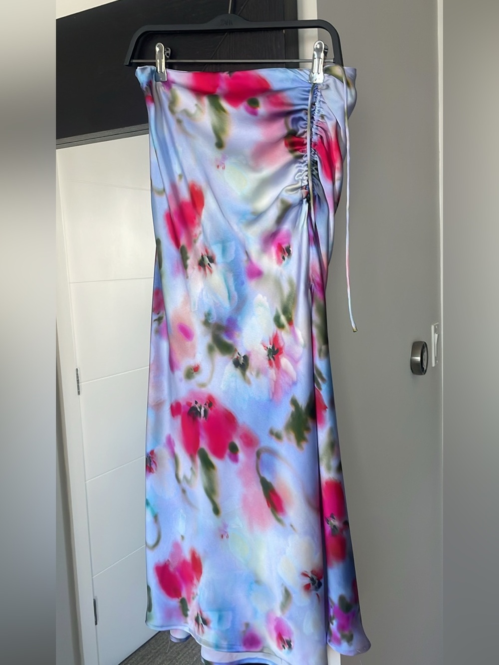 NWOT ZARA watercolor floral satin effect skirt